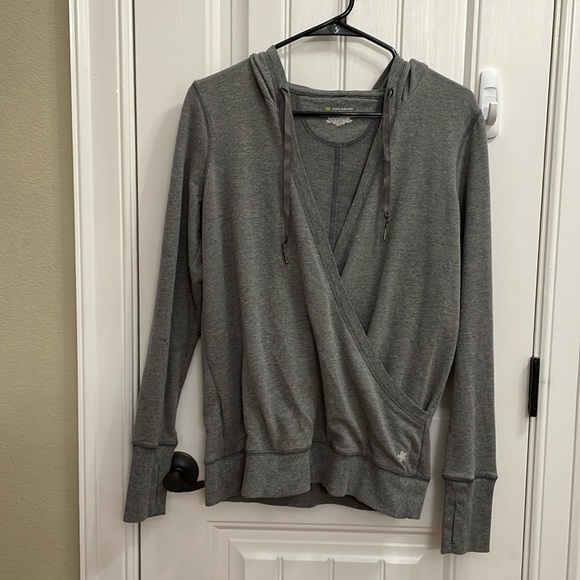 tek gear Tops - TEK GEAR gray athletic wrap shirt with hoodie..  M